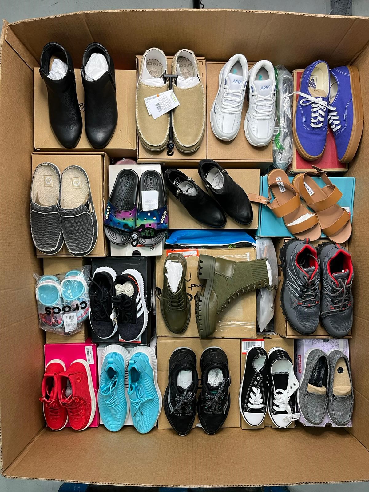 Amazon-Shoes-Liquidation-Pallets.jpg